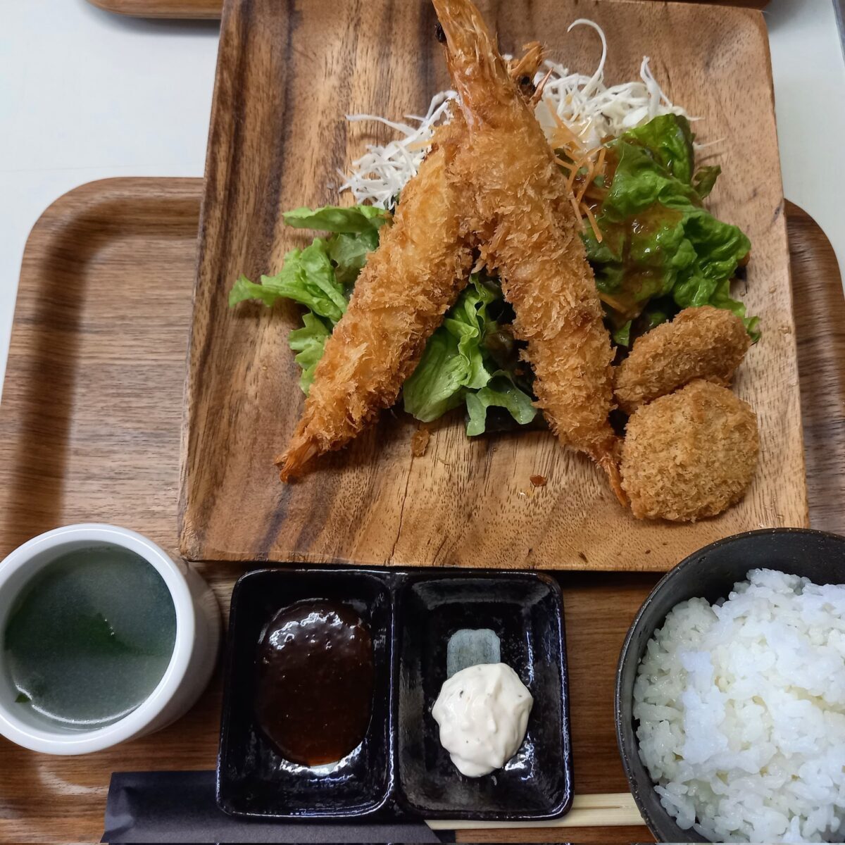 日替わりランチのエビフライ
